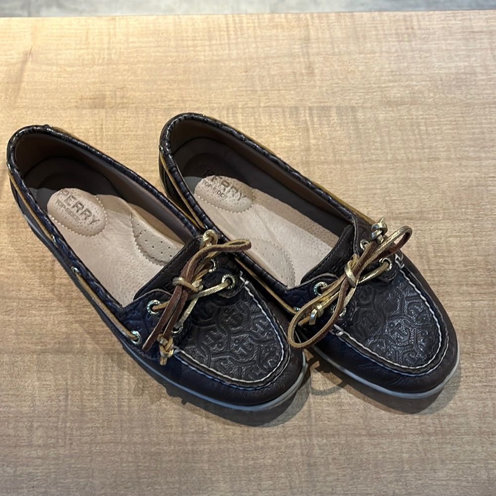 Sperry’s woman’s size 6M anchor brown